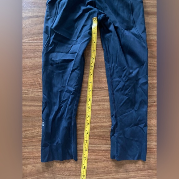 Lululemon - Picture 2 of 4